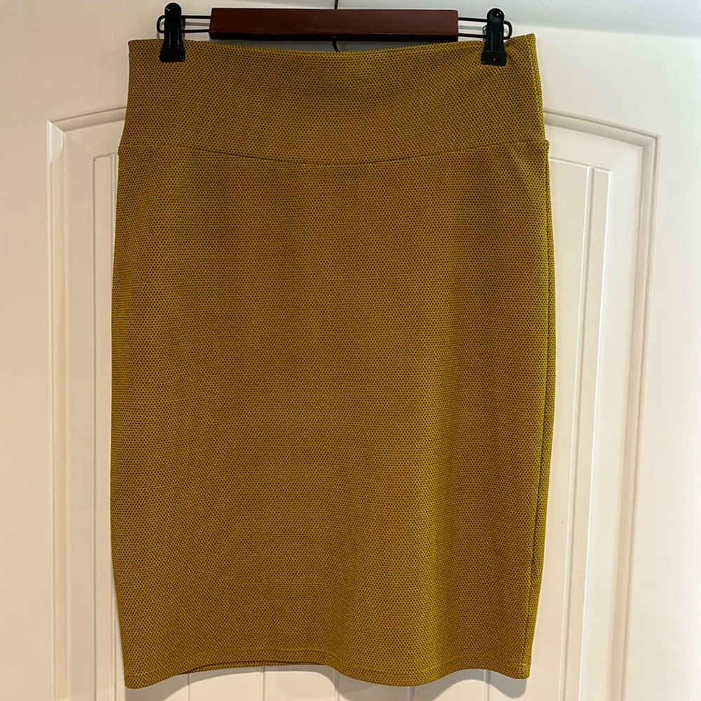 EUC LuLaRoe pencil skirt size M